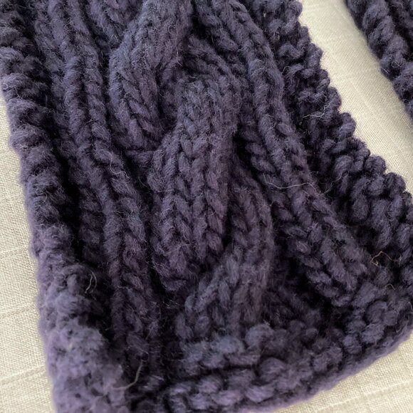 Handmade 🇨🇦 NWOT Hand Knit Wool Cable Scarf - Picture 4 of 5